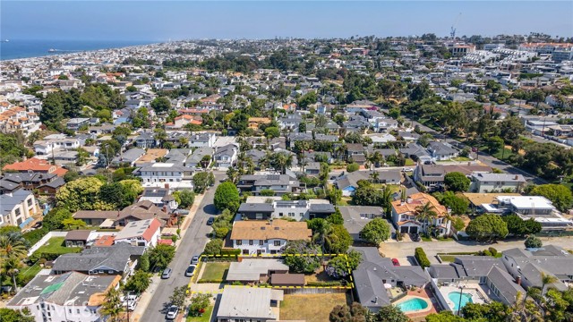 1850 Valley Park Avenue, Hermosa Beach, California 90254, 3 Bedrooms Bedrooms, ,1 BathroomBathrooms,Residential,Sold,Valley Park,SB23101072