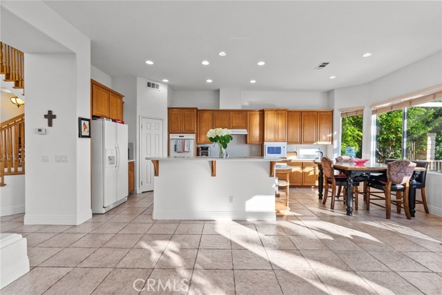 22440 Skylake Place, Saugus CA: https://media.crmls.org/medias/cecb7821-8520-46d2-ad98-330441acdda1.jpg
