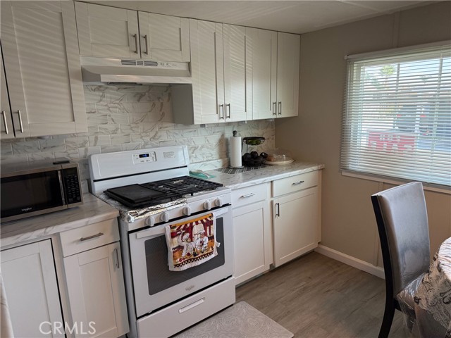 Detail Gallery Image 6 of 17 For 260 N Lyon #38,  Hemet,  CA 92543 - 2 Beds | 1 Baths