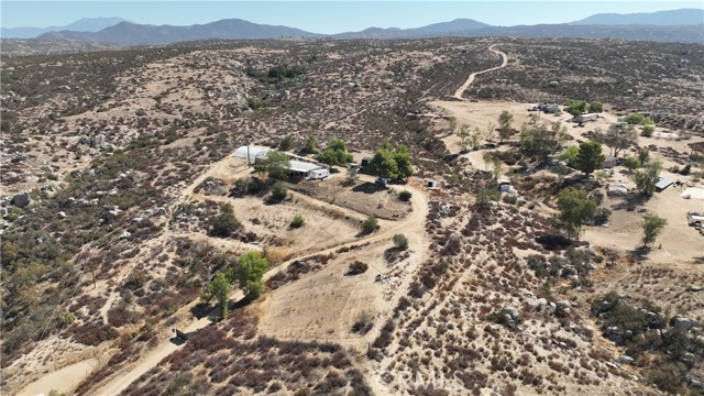 Detail Gallery Image 5 of 12 For 42577 E Benton Rd, Hemet,  CA 92544 - 2 Beds | 2 Baths