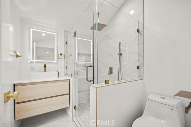 620 E Elmwood Avenue, Burbank CA: https://media.crmls.org/medias/cecd23fe-3e93-48af-bf66-0cc46db7bf4c.jpg