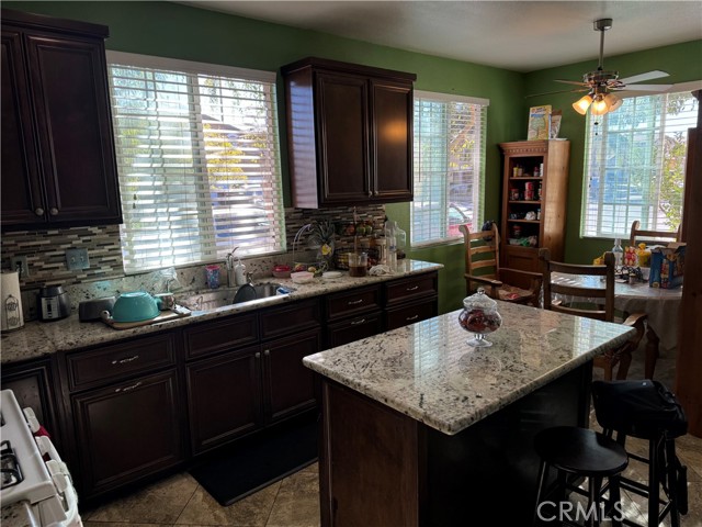 Detail Gallery Image 7 of 12 For 2221 Tinder Ct, Perris,  CA 92571 - 4 Beds | 2 Baths