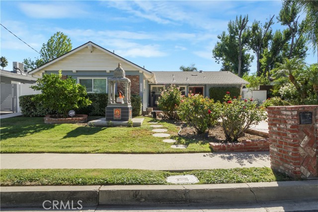 Detail Gallery Image 2 of 44 For 24206 Saint Edens Circle, West Hills,  CA 91307 - 3 Beds | 2 Baths