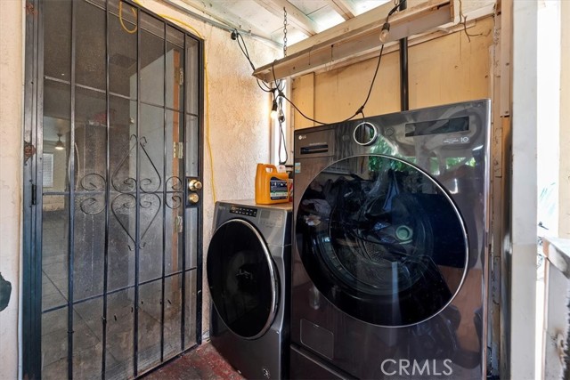 1218 S Sultana Avenue, Ontario CA: https://media.crmls.org/medias/ced0aea2-a3f4-4ec4-95c5-93b0722f948e.jpg