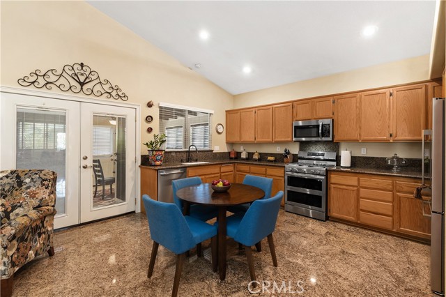 22701 Hannah Court, Corona CA: https://media.crmls.org/medias/ced10bd8-e79f-4f93-9a64-6289fe6e082e.jpg