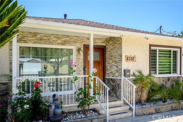 8337 Valecrest Drive, Sun Valley CA: https://media.crmls.org/medias/ced16a7d-312c-4df2-aa3a-40ac7af9a1ab.jpg