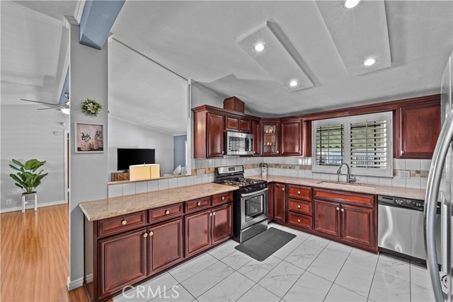 Detail Gallery Image 1 of 31 For 1051 Site Dr #215,  Brea,  CA 92821 - 3 Beds | 2 Baths