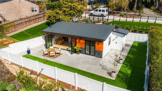 1480 Bluebird Canyon Drive, Laguna Beach CA: https://media.crmls.org/medias/ced1b658-65f7-4e85-923e-5b1551c9a8f0.jpg