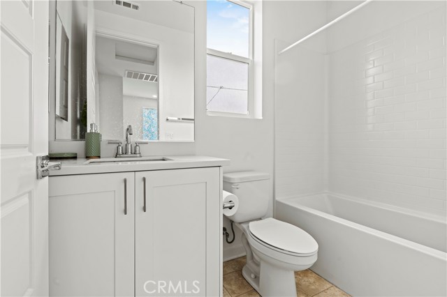 Detail Gallery Image 10 of 47 For 1544 W Plaza Del Amo, Torrance,  CA 90501 - 3 Beds | 2/1 Baths