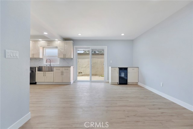 Detail Gallery Image 8 of 42 For 9652 Karmont, South Gate,  CA 90280 - 4 Beds | 2/1 Baths