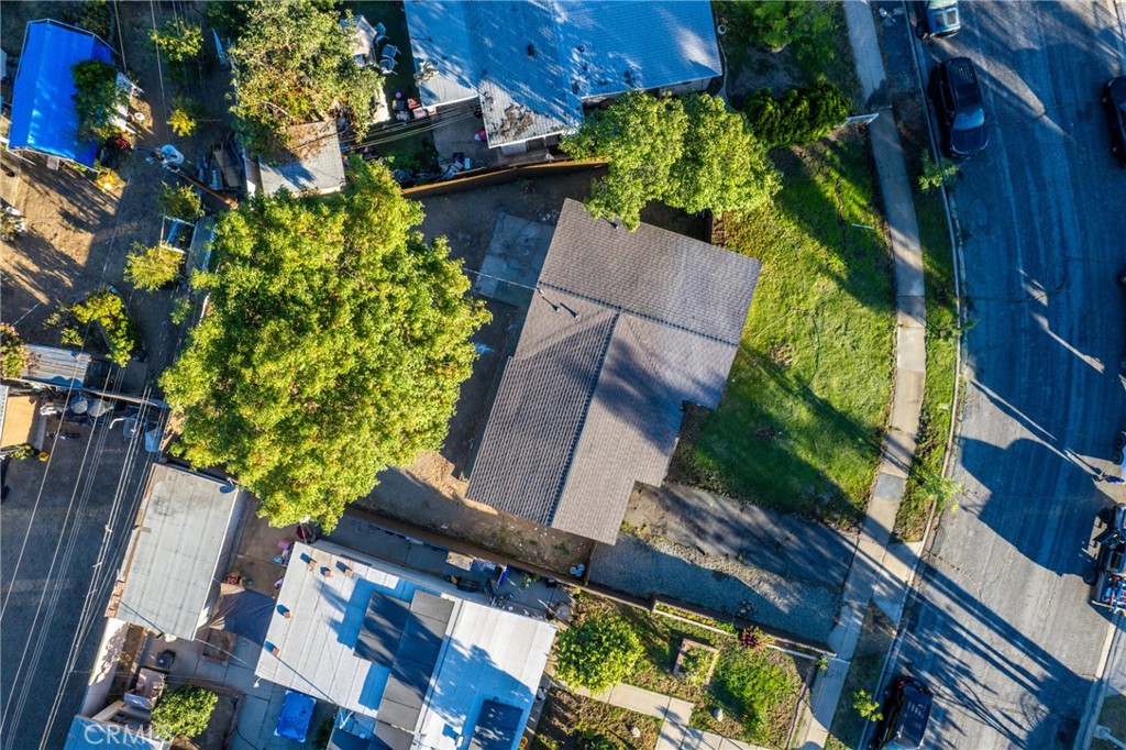 https://media.crmls.org/medias/ced4e6ca-4603-4252-acd6-be0769b56c27.jpg?preset=X-Large
