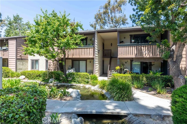 Detail Gallery Image 1 of 11 For 20702 El Toro Rd #6,  Lake Forest,  CA 92630 - 1 Beds | 1 Baths
