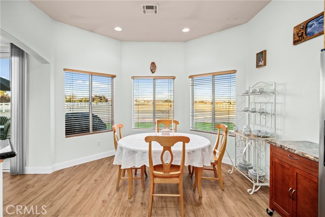 Detail Gallery Image 20 of 56 For 8127 W Avenue E12, Lancaster,  CA 93536 - 3 Beds | 2/1 Baths