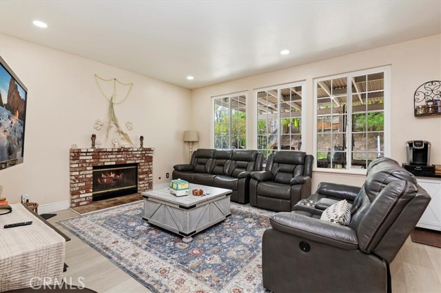 Detail Gallery Image 5 of 21 For 276 Mount Kilimanjaro Ct, Corona,  CA 92881 - 6 Beds | 3 Baths