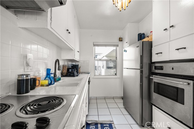 Detail Gallery Image 16 of 41 For 4065 Ursula #6,  Los Angeles,  CA 90008 - 2 Beds | 1 Baths