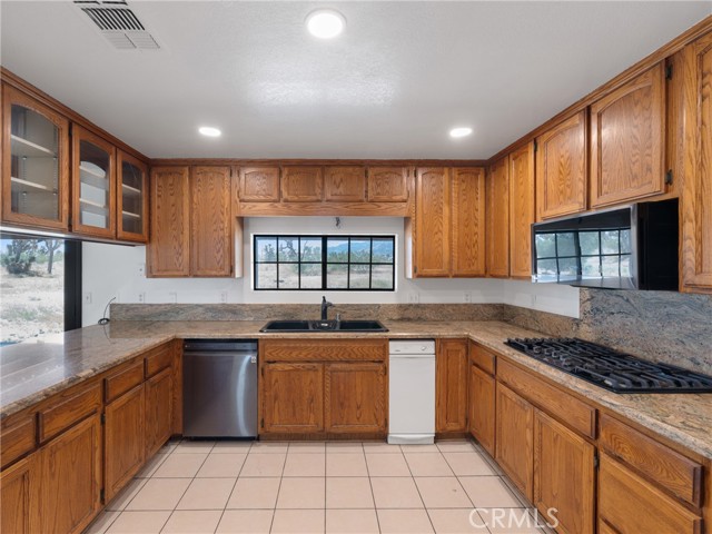 Detail Gallery Image 19 of 46 For 2621 Tokay Rd, Phelan,  CA 92371 - 4 Beds | 2/1 Baths