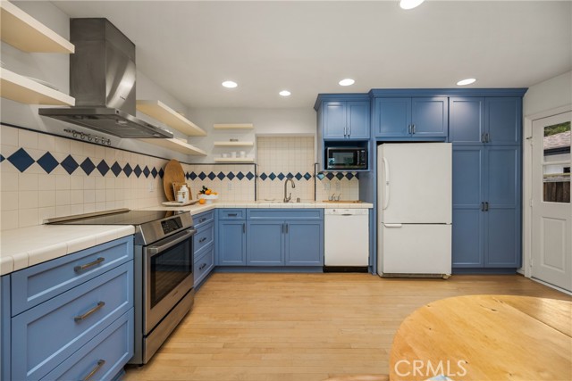 Detail Gallery Image 6 of 64 For 10885 Coronel Rd, North Tustin,  CA 92705 - 4 Beds | 3 Baths