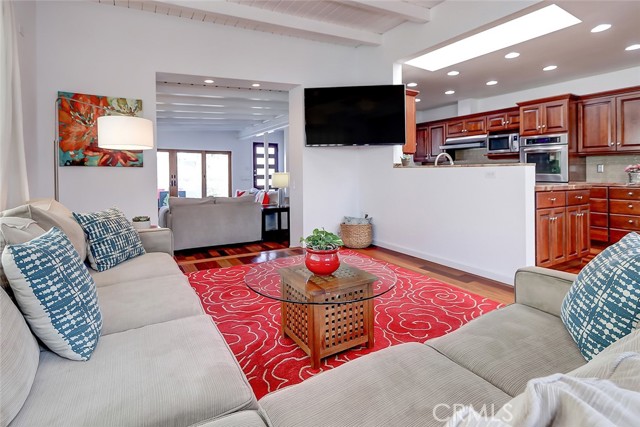 527 24th Street, Manhattan Beach, California 90266, 4 Bedrooms Bedrooms, ,2 BathroomsBathrooms,Residential,Sold,24th,SB23090916