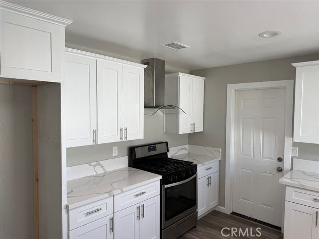 Detail Gallery Image 4 of 18 For 24280 Cottonwood, Moreno Valley,  CA 92553 - 3 Beds | 2 Baths