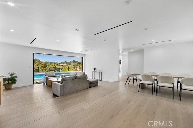 Detail Gallery Image 7 of 55 For 17072 Oak View Dr, Encino,  CA 91436 - 4 Beds | 3 Baths