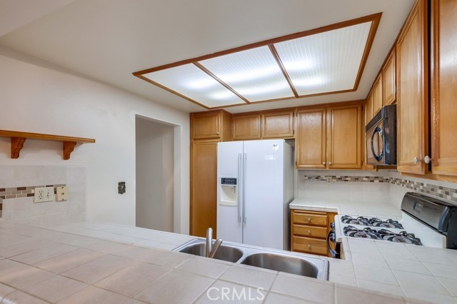 Detail Gallery Image 19 of 62 For 4194 Higuera St, Culver City,  CA 90232 - 2 Beds | 2/1 Baths