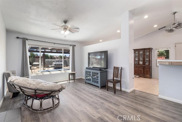10715 Wakefield E Street, Adelanto CA: https://media.crmls.org/medias/ced80aff-745b-4d05-a15e-d8b83eb32bb8.jpg