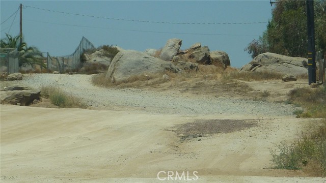 20697 Kelly Lane, Perris CA: https://media.crmls.org/medias/ced91478-36ab-4a24-b1bf-26faa2489f61.jpg