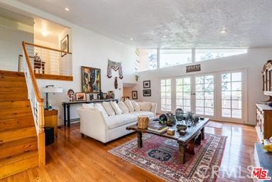 3540 N Knoll Drive, Los Angeles CA: https://media.crmls.org/medias/ced9dc9c-401f-4acf-be5f-3312d5cc9638.jpg