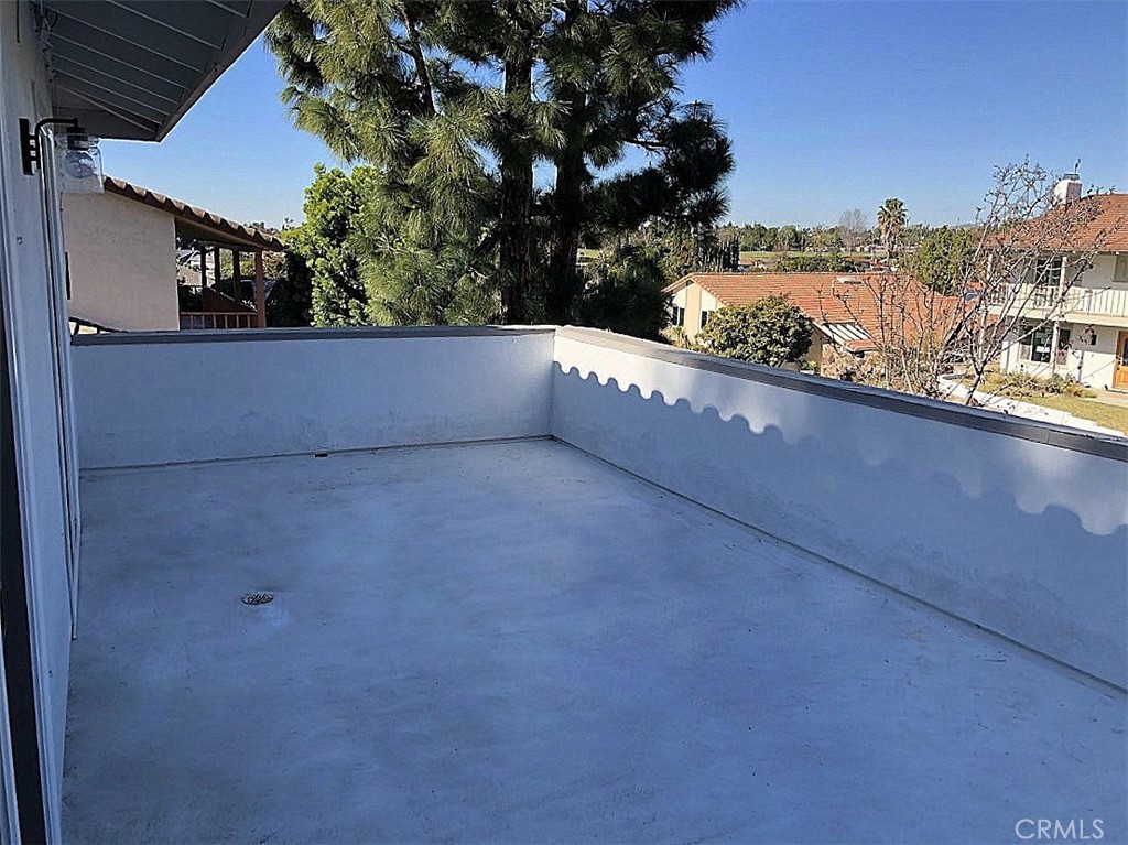 https://media.crmls.org/medias/ceda1a9c-67a6-4241-9230-586d05177713.jpg?preset=X-Large
