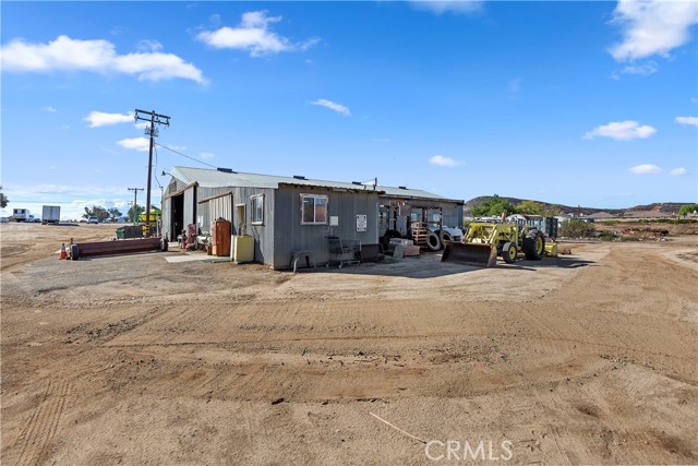 27860 Garbani Road, Menifee CA: https://media.crmls.org/medias/ceda7002-0046-4bfb-8cef-d500745252a3.jpg