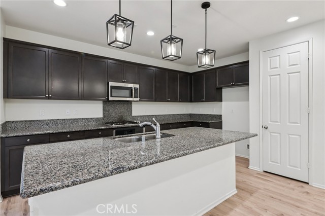 Detail Gallery Image 17 of 51 For 5313 Teramo, Fontana,  CA 92336 - 3 Beds | 2/1 Baths