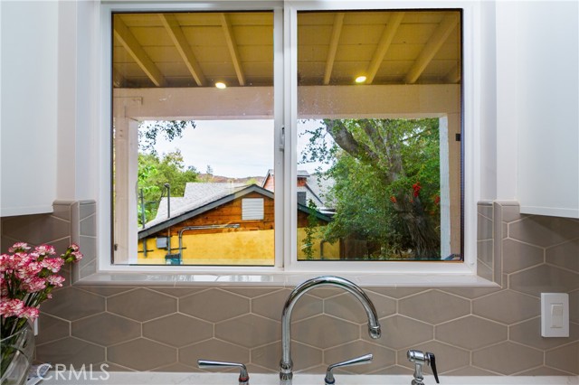 Detail Gallery Image 7 of 11 For 4214 Tosca Rd, Woodland Hills,  CA 91364 - 2 Beds | 2 Baths