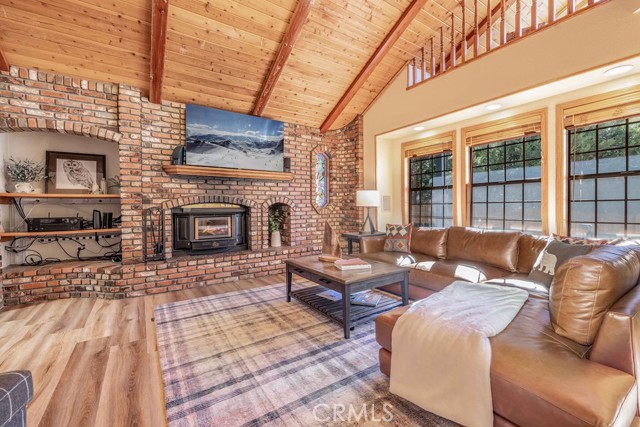 42756 Tannenbaum Platz, Big Bear Lake CA: https://media.crmls.org/medias/cedbd99d-b2b2-45cc-aec2-14d990589517.jpg