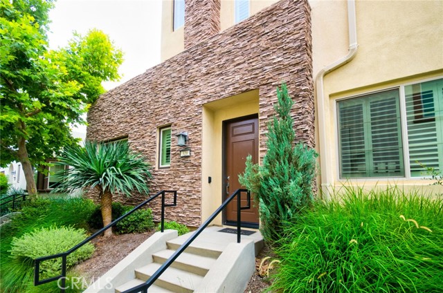 320 Magnet, Irvine CA: https://media.crmls.org/medias/cedc3dcc-9718-4964-8342-330c47bfca76.jpg