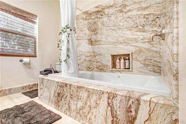 5694 Collins Place, Woodland Hills CA: https://media.crmls.org/medias/cedc9ff6-339b-4fd3-9a7f-225dc65c08de.jpg