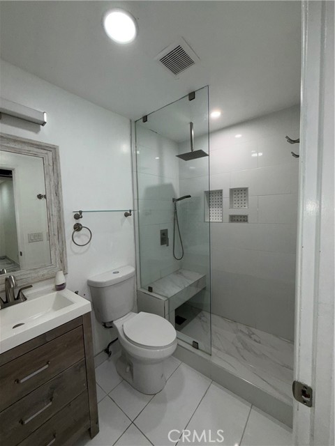 Detail Gallery Image 6 of 29 For 5652 Yolanda Ave #7,  Tarzana,  CA 91356 - 2 Beds | 1 Baths