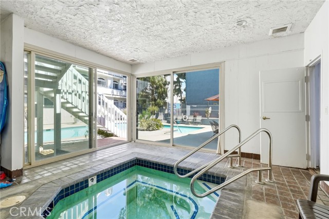 Detail Gallery Image 50 of 54 For 17711 Margate St #103,  Encino,  CA 91316 - 2 Beds | 1/1 Baths