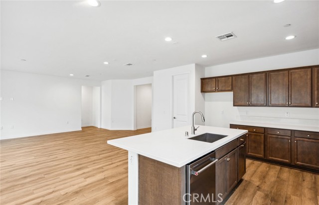 Detail Gallery Image 11 of 26 For 4180 Larchwood Ln, Lake Elsinore,  CA 92530 - 3 Beds | 2 Baths