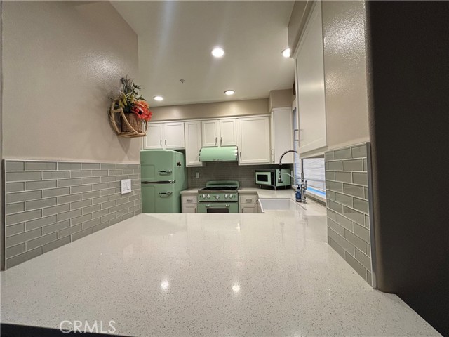 Detail Gallery Image 13 of 39 For 190 via Vicini, Rancho Santa Margarita,  CA 92688 - 3 Beds | 2/1 Baths