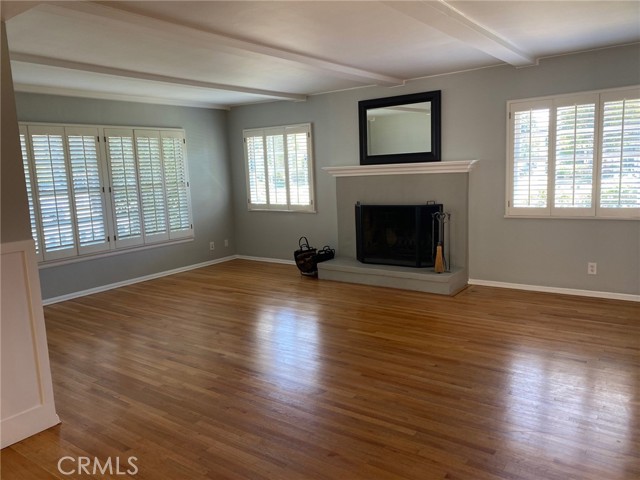 4125 Bakman Avenue, Studio City CA: https://media.crmls.org/medias/ceddda9d-f4b4-4e99-9527-36e9480cd156.jpg