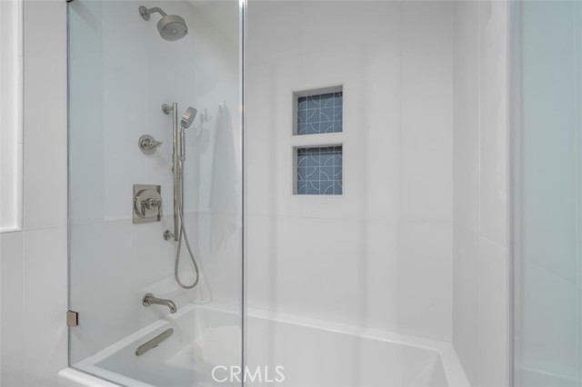 555 Esplanade, Redondo Beach CA: https://media.crmls.org/medias/ceddedbf-0bc1-44c0-878b-e7eb2c8e711f.jpg