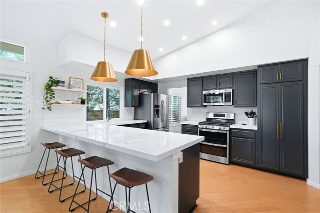 Detail Gallery Image 16 of 46 For 17866 via La Cresta, Chino Hills,  CA 91709 - 3 Beds | 2 Baths