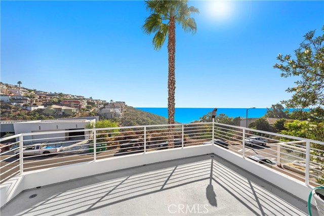 Detail Gallery Image 3 of 31 For 1670 Del Mar Ave, Laguna Beach,  CA 92651 - 4 Beds | 2/1 Baths