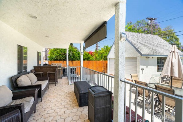 732 Cordova Avenue, Glendale CA: https://media.crmls.org/medias/cee03be0-b2db-48b7-bd67-55a96474280d.jpg