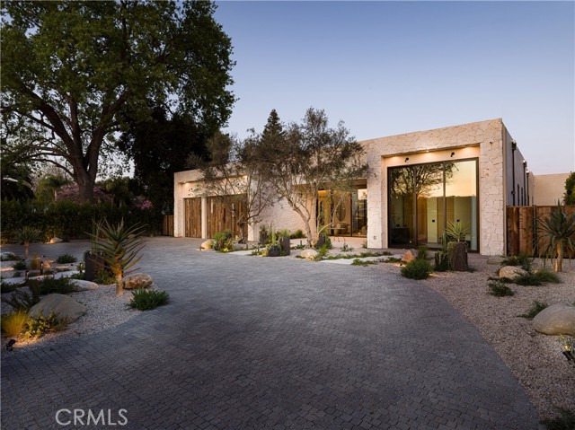 5824 Manton Avenue, Woodland Hills CA: https://media.crmls.org/medias/cee08856-c9e8-4998-b1a8-ada4491c6767.jpg