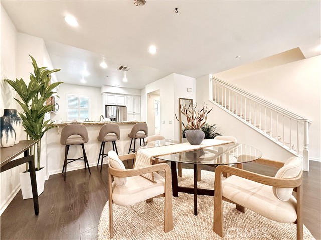 Detail Gallery Image 5 of 42 For 5547 Strand #103,  Hawthorne,  CA 90250 - 2 Beds | 3 Baths