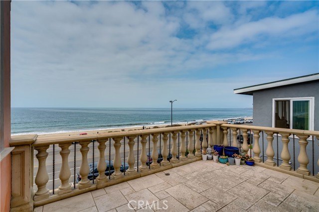 1724 Esplanade, Redondo Beach, California 90277, 3 Bedrooms Bedrooms, ,1 BathroomBathrooms,Residential,Sold,Esplanade,SB21185823