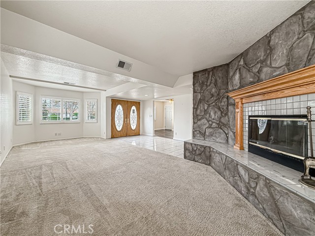 Detail Gallery Image 2 of 22 For 1814 Glenview Ave, Simi Valley,  CA 93063 - 4 Beds | 2/1 Baths