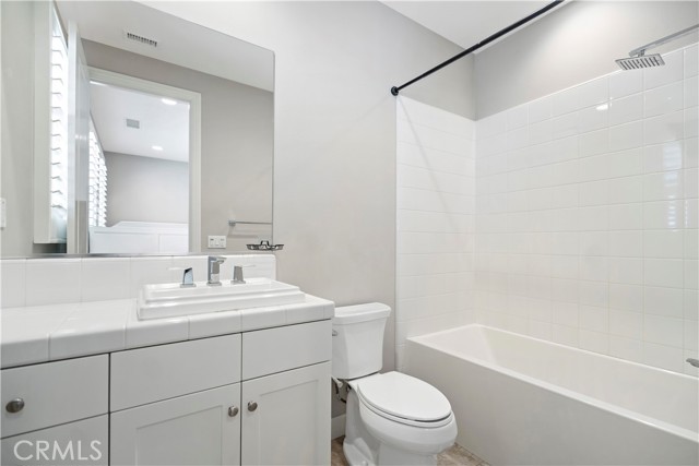 Detail Gallery Image 34 of 61 For 121 Paxton, Irvine,  CA 92620 - 4 Beds | 4/1 Baths