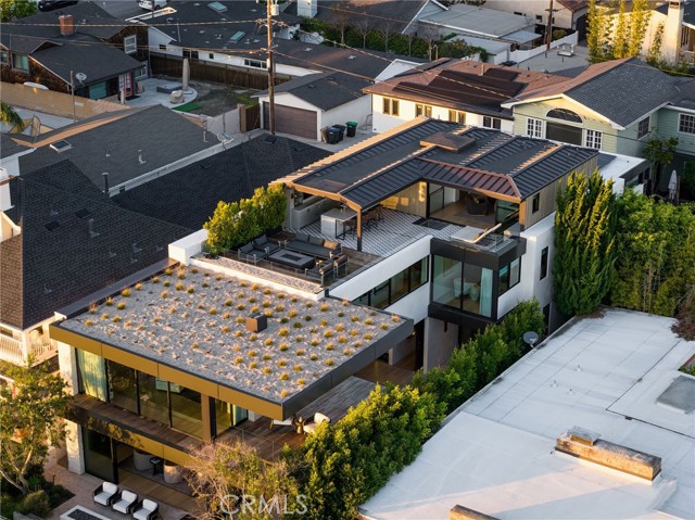 2304 Cliff, Newport Beach CA: https://media.crmls.org/medias/cee41d8c-763c-4652-bccd-2e726c339639.jpg